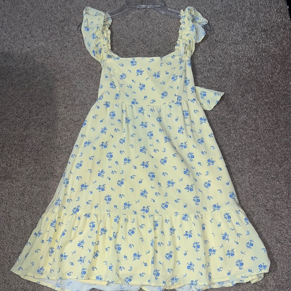 Hollister tie back dress, yellow with blue flowers